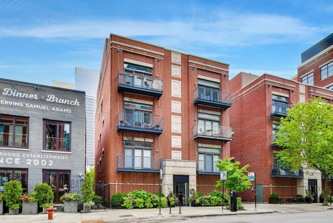 321 N Jefferson St. #401, Chicago, IL 60661