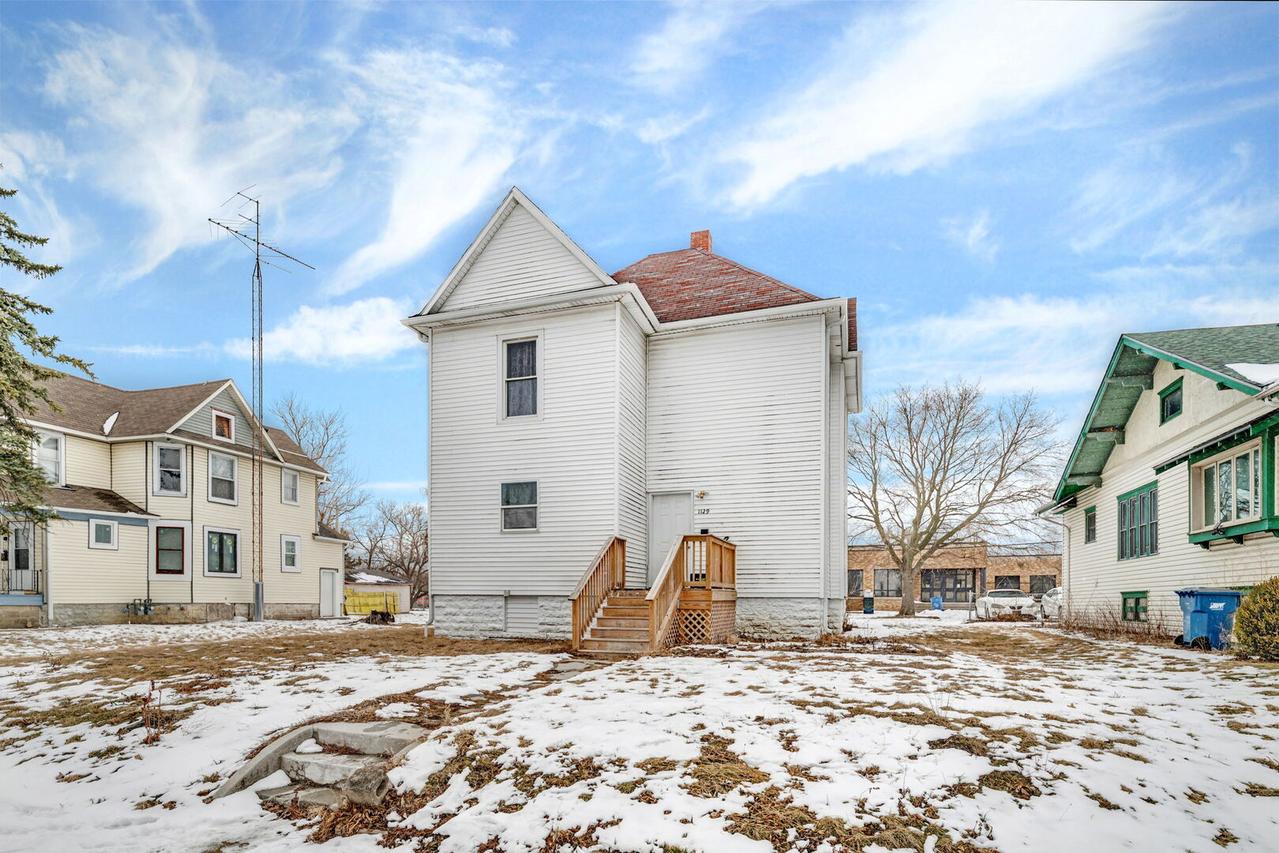 1129 E Merchant St., Kankakee, IL 60901