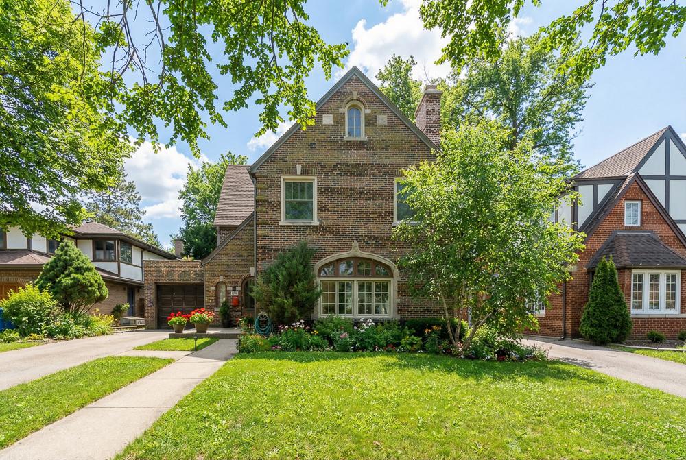 2013 Highland Ave., Wilmette, IL 60091