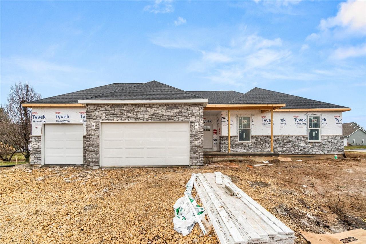 1417 Sandcastle Ln., Sycamore, IL 60178