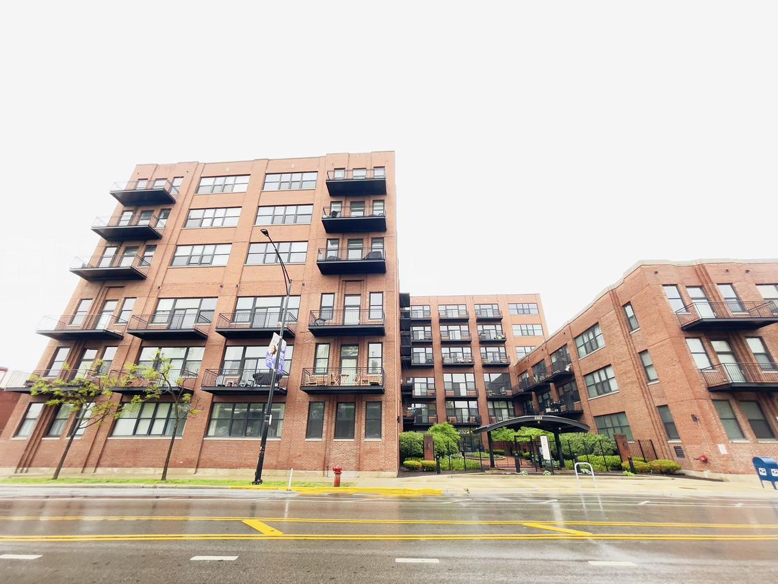 2323 W Pershing Rd. #421, Chicago, IL 60609