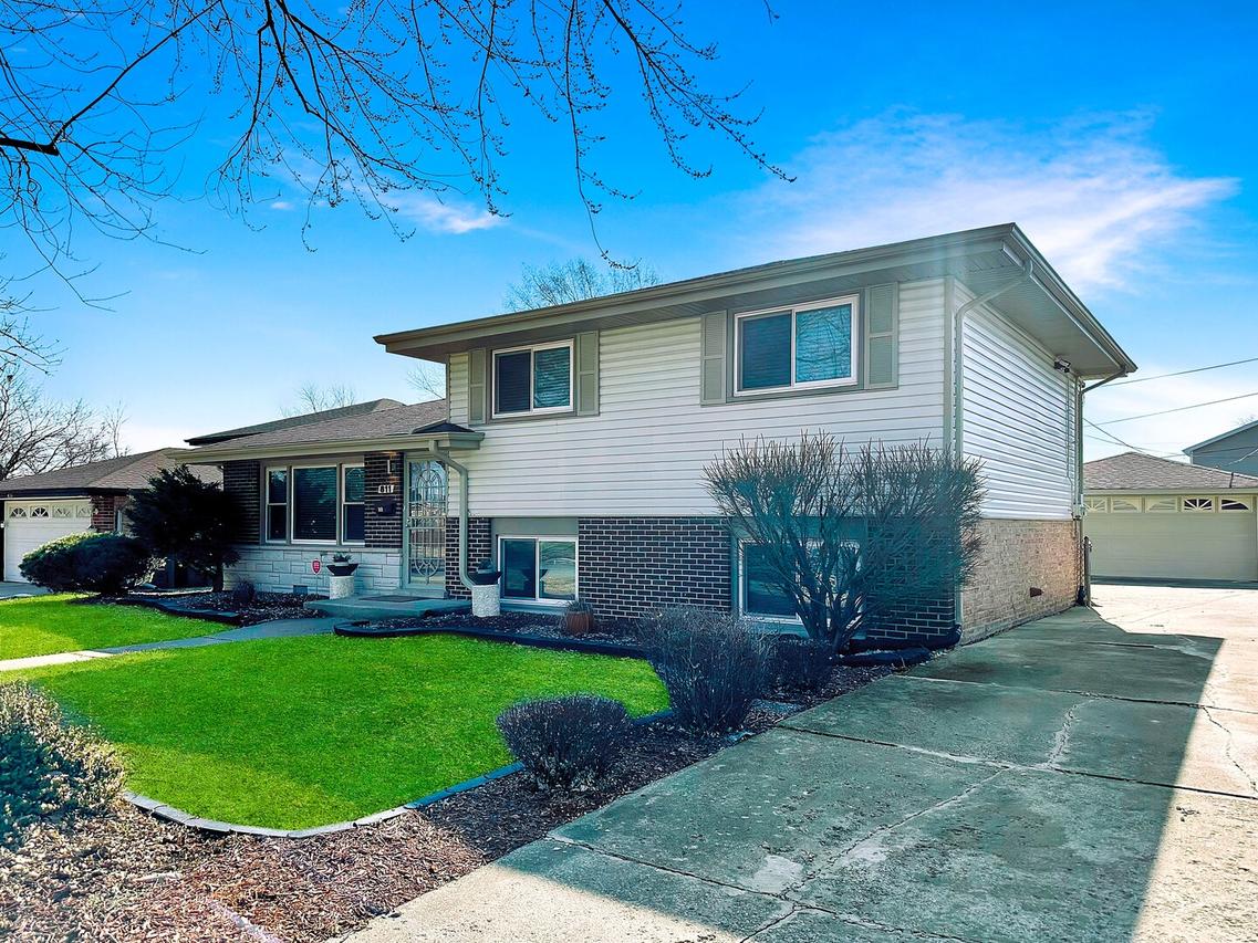 811 E 169th Pl., South Holland, IL 60473