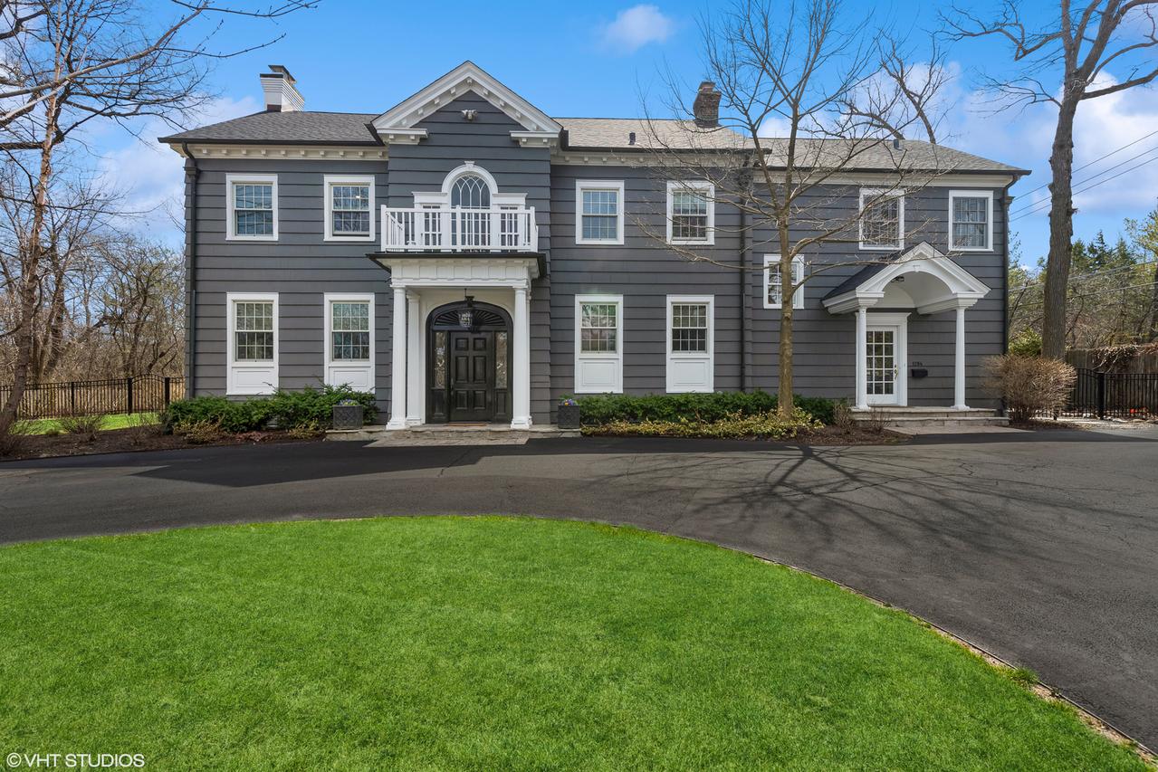 1284 N Sheridan Rd., Lake Forest, IL 60045