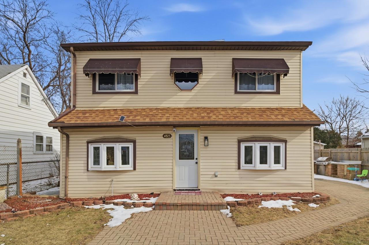 4815 S Lotus Ave., Chicago, IL 60638