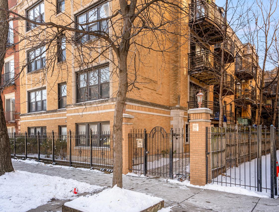 4936 N Winthrop Ave. #2W, Chicago, IL 60640