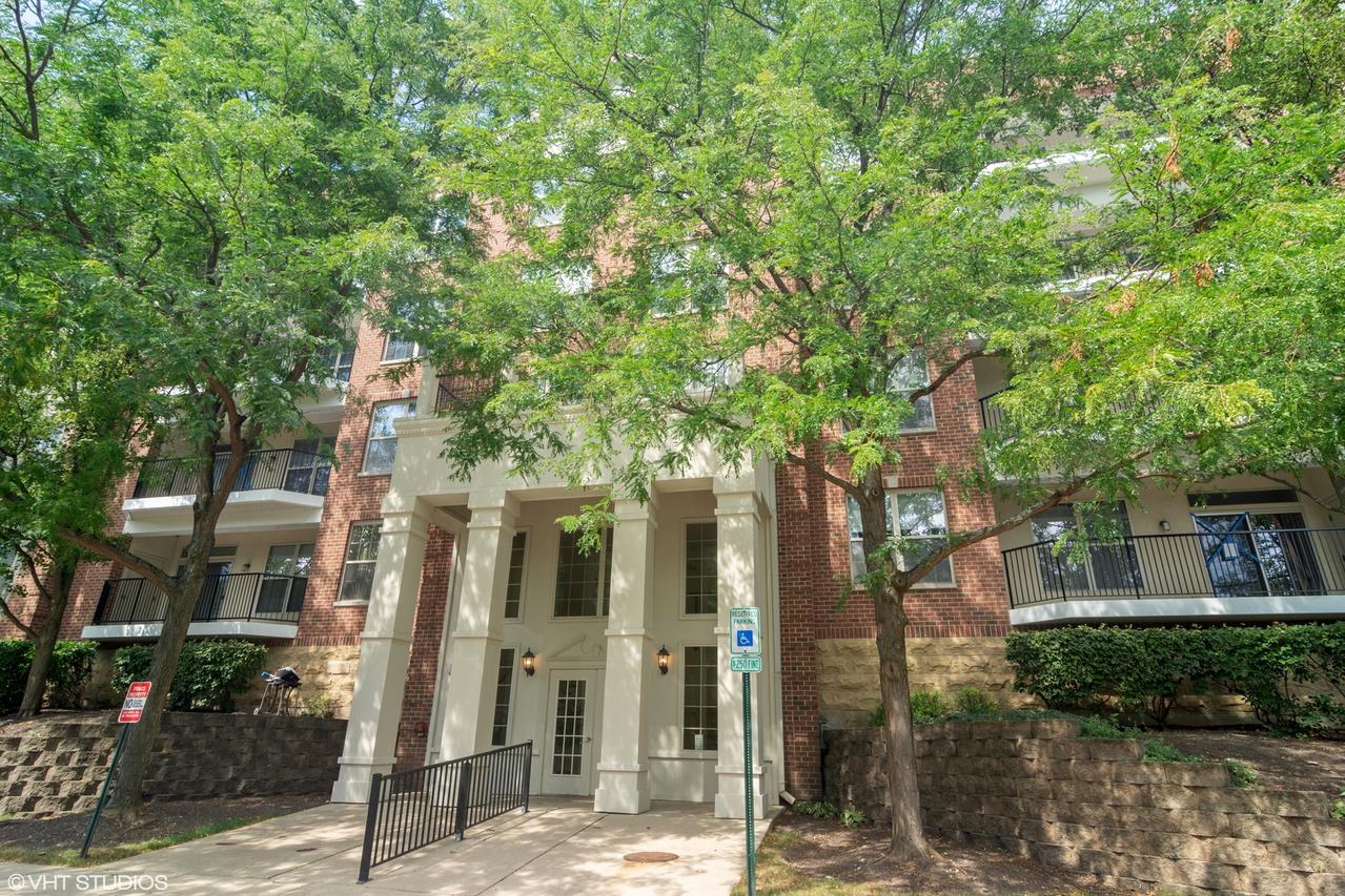 3135 Town Square Dr. #401, Rolling Meadows, IL 60008