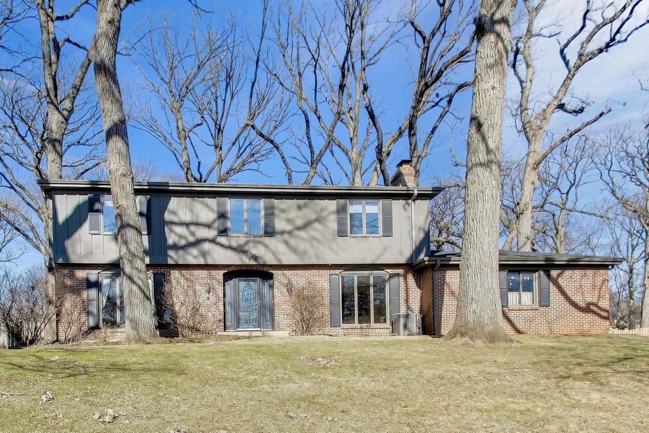 26W548 Prairie Ave., Winfield, IL 60190