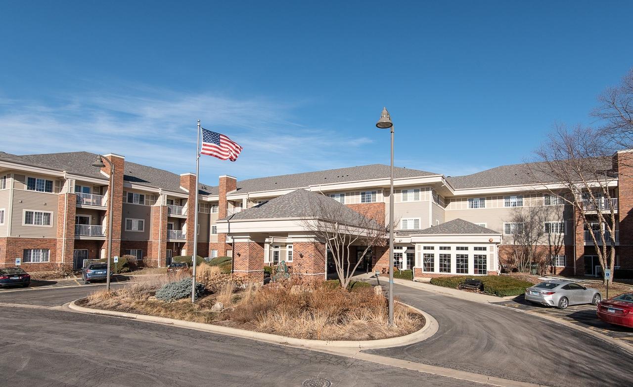 801 N Mclean Blvd. #324, Elgin, IL 60123