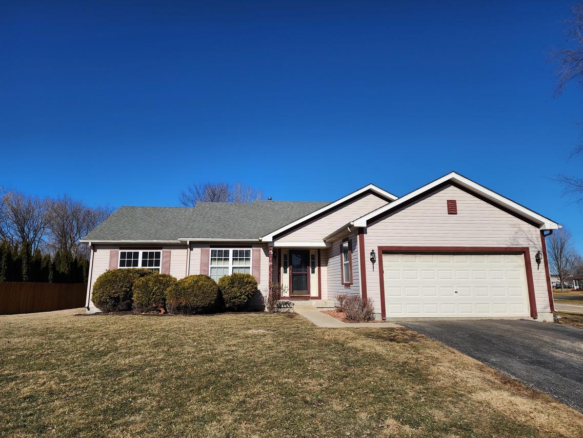 419 Driftwood Dr., Dekalb, IL 60115