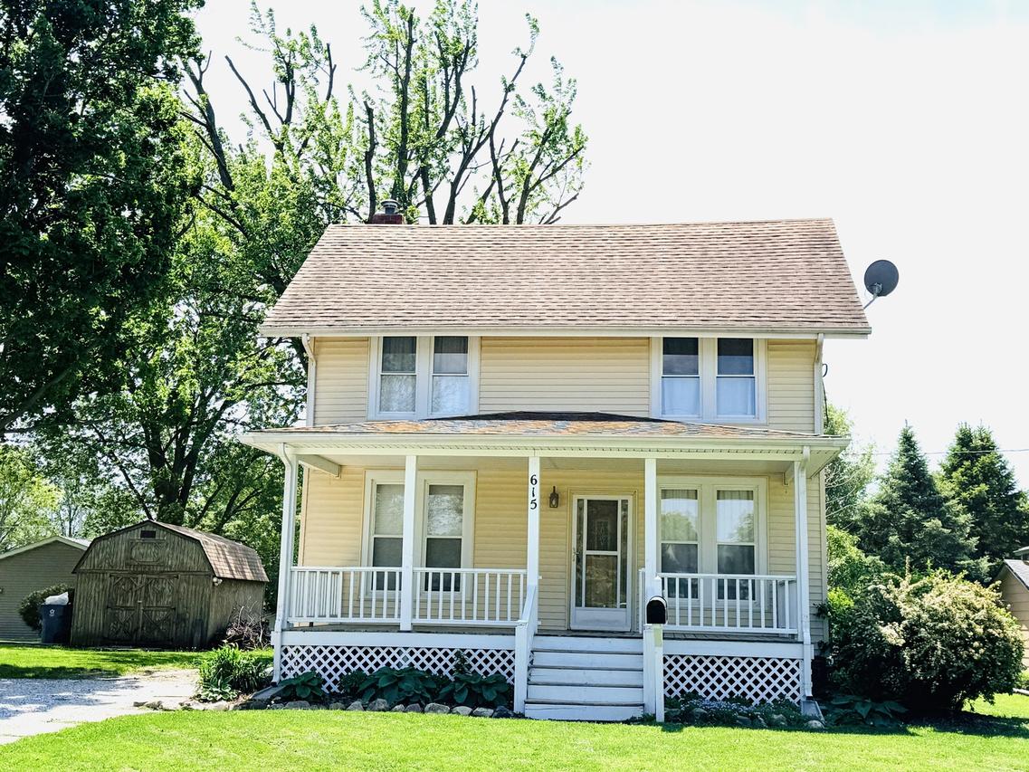 615 E Seminary Ave., Hoopeston, IL 60942