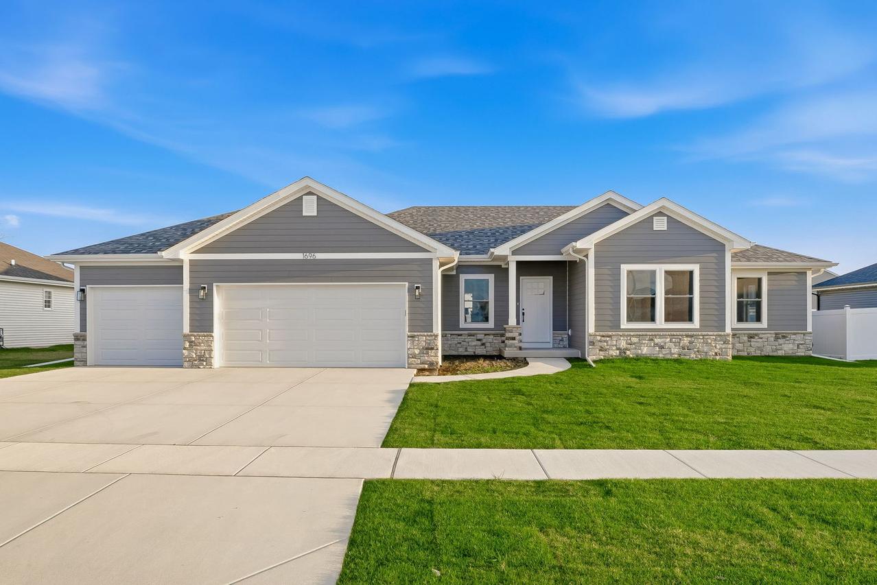 1696 Yorktown Dr., Bourbonnais, IL 60914