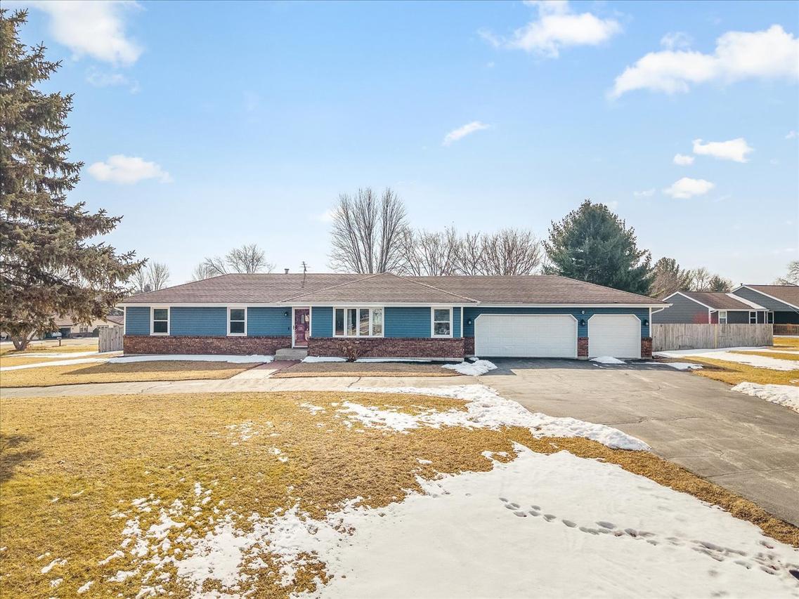 4361 Pfister Ln., Roscoe, IL 61073
