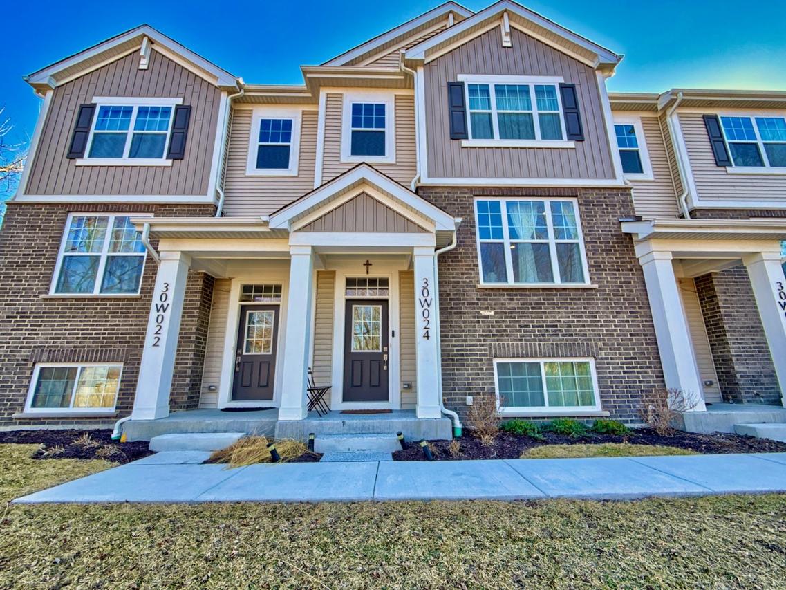 30W024 Brayman Ct., Warrenville, IL 60563