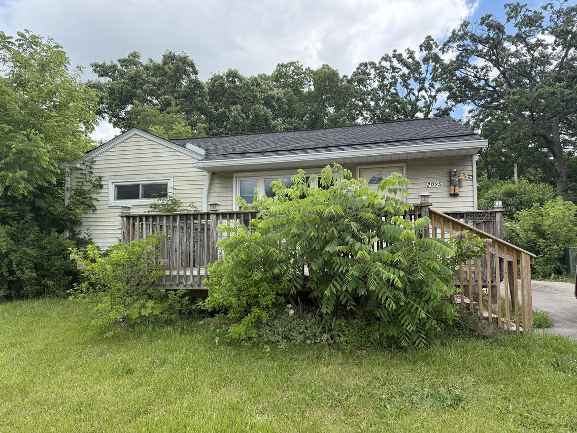 2025 Delaware Rd., Waukegan, IL 60087