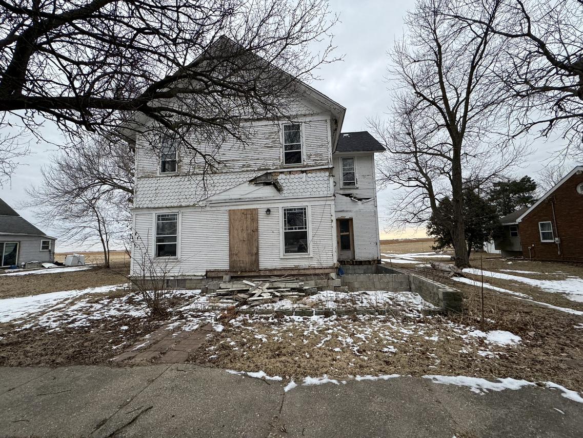 108 Main St., Kempton, IL 60946