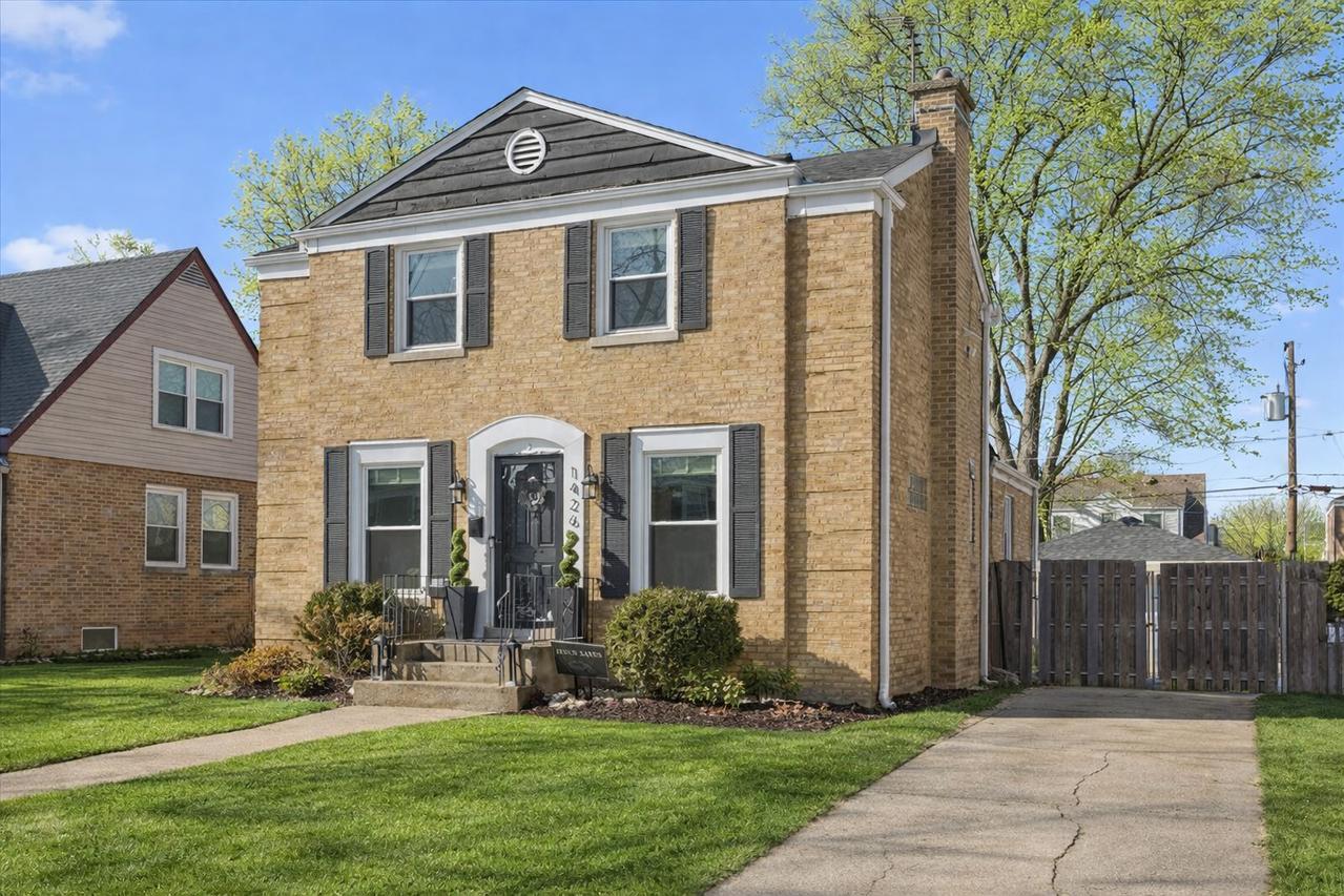 1426 Bristol Ave., Westchester, IL 60154