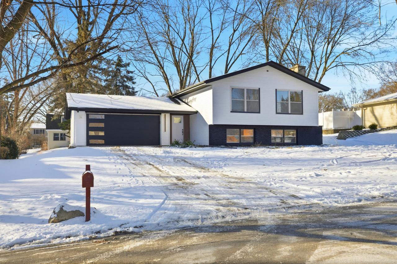 48 Starling Ln., Naperville, IL 60565