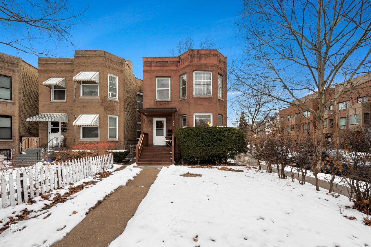 701 Reba Pl., Evanston, IL 60202