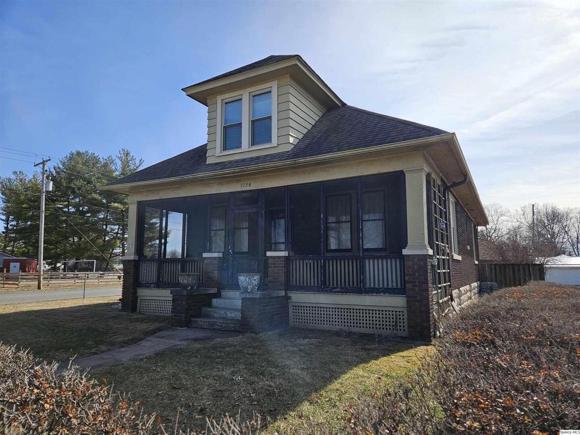 1736 Maple, Quincy, IL