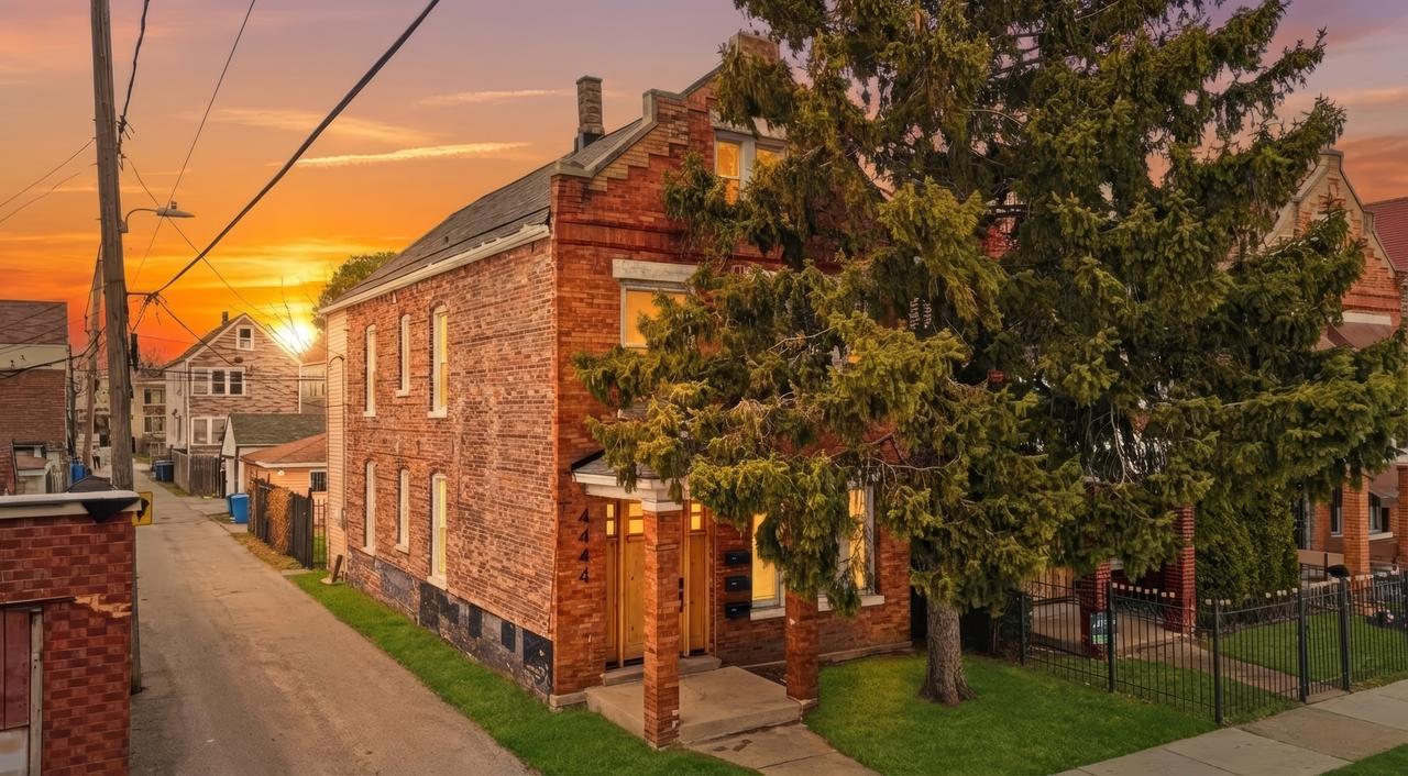 4444 S Campbell Ave., Chicago, IL 60632