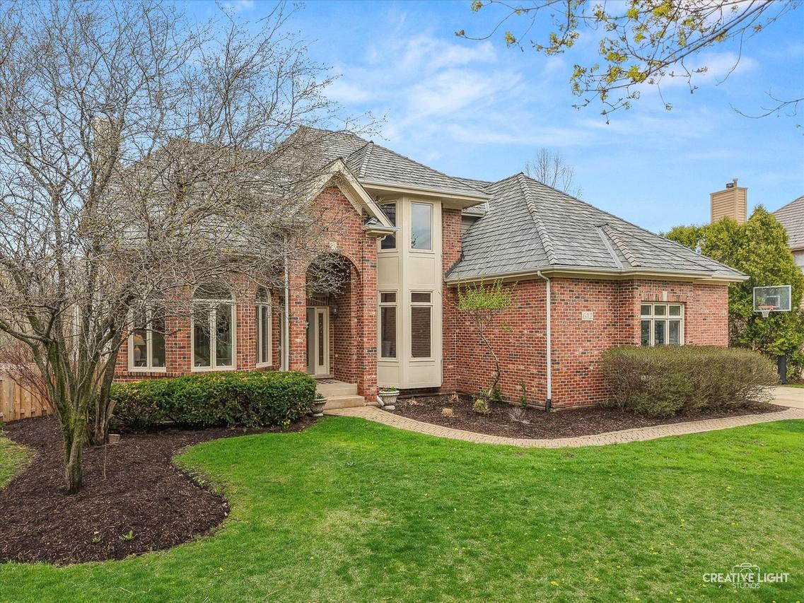 612 Waters Edge Dr., South Elgin, IL 60177