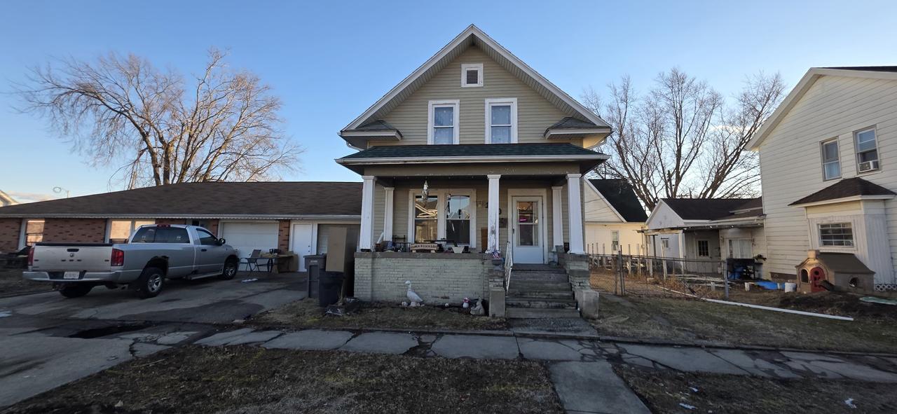 110 W Jackson St., Abingdon, IL 61410