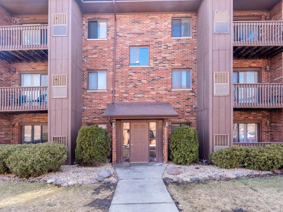 15801 Peggy Ln. #11, Oak Forest, IL 60452