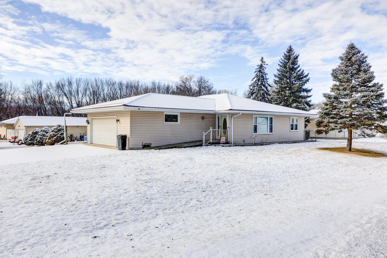 27829 Larson St., Rock Falls, IL 61071