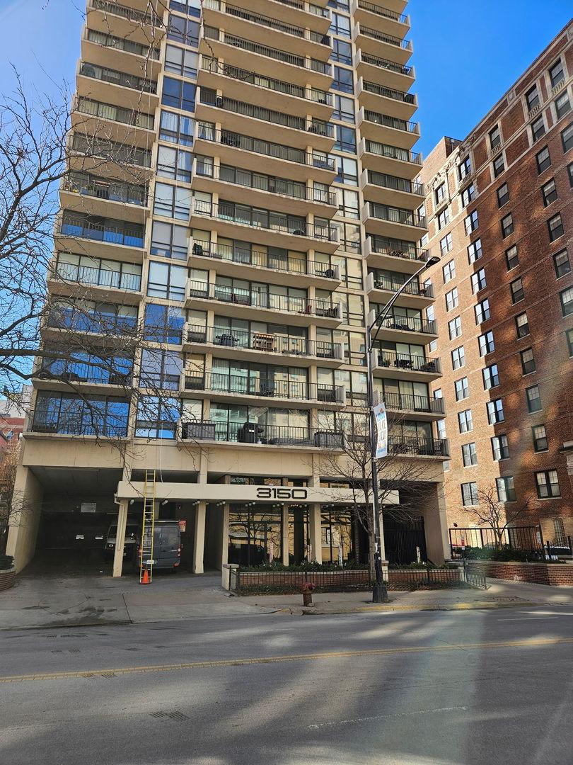 [Address Hidden by Seller], Chicago, IL 60657