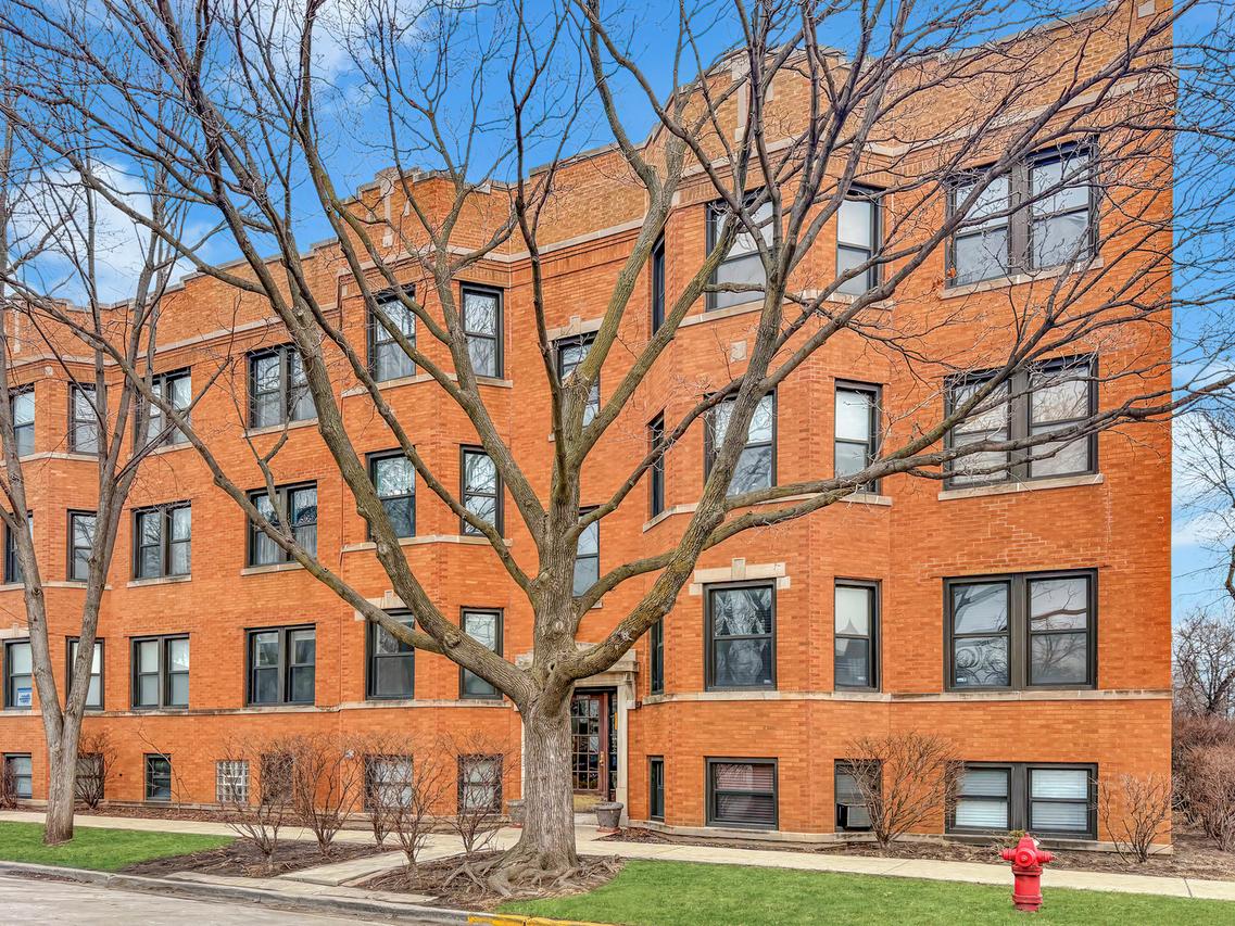 842 Wesley Ave. #1, Oak Park, IL 60304