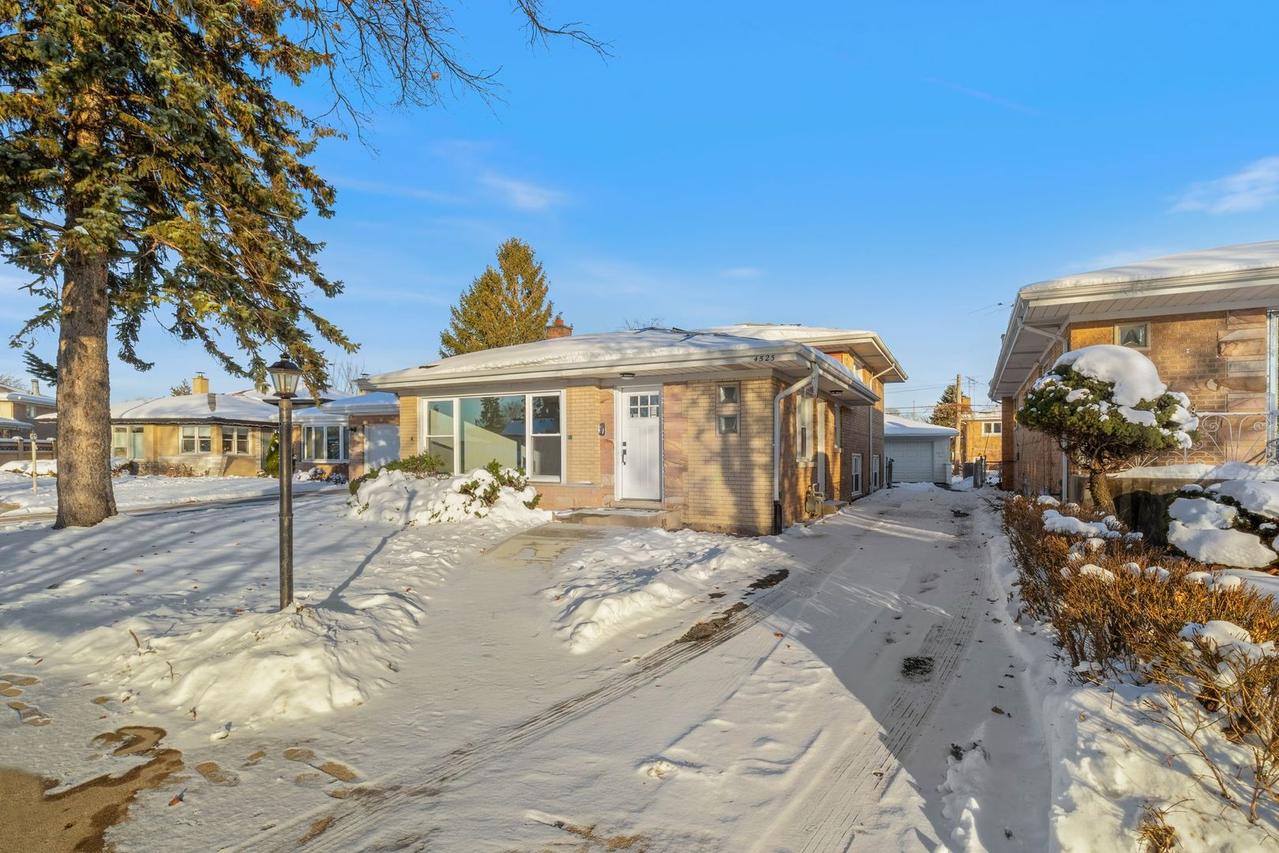 4525 N Plainfield Ave., Norridge, IL 60706