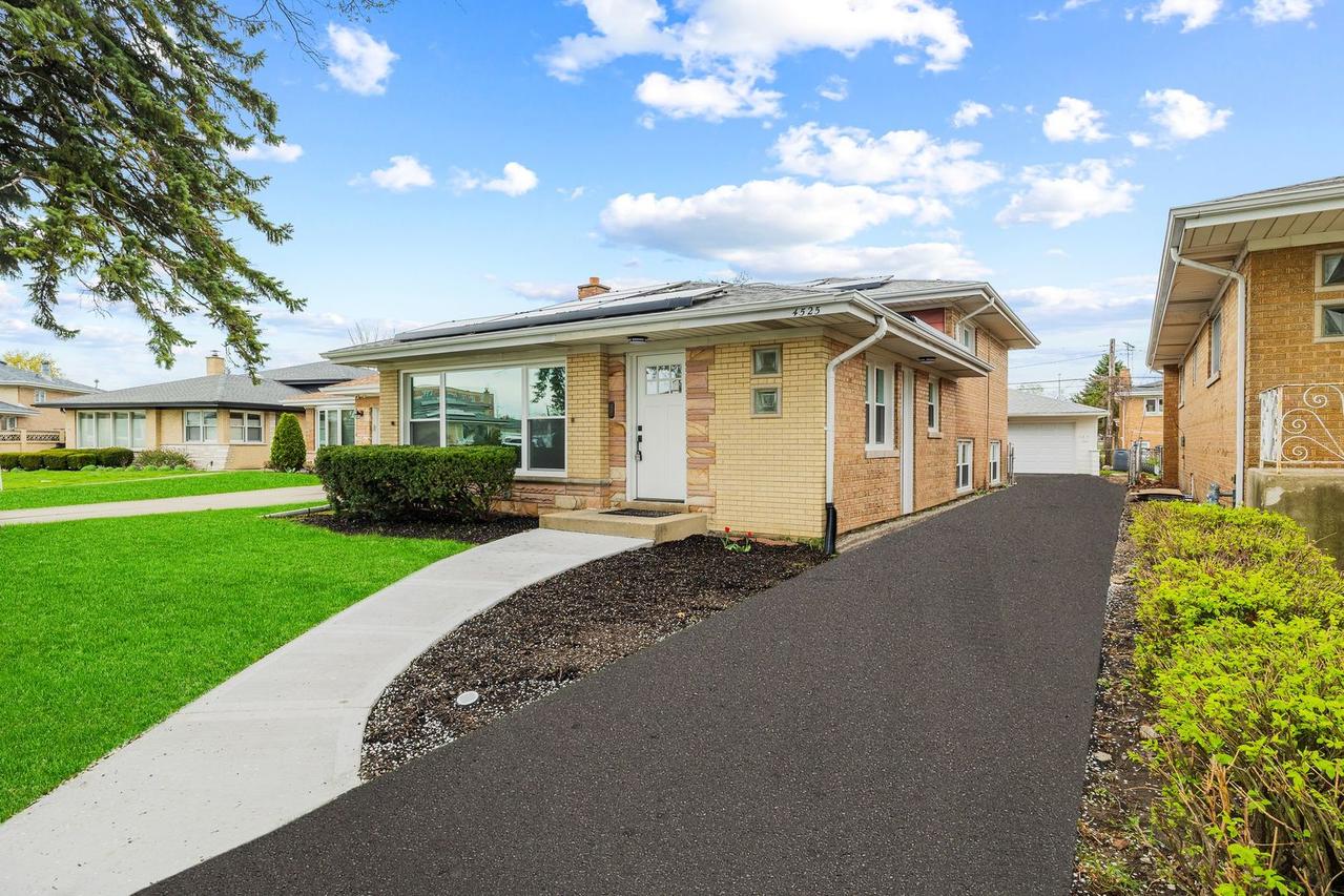 4525 N Plainfield Ave., Norridge, IL 60706