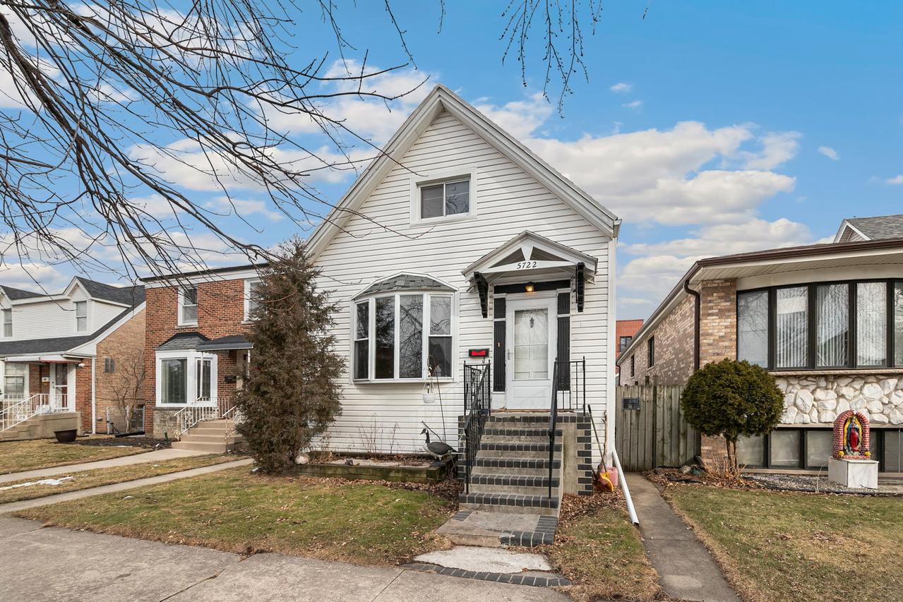 5722 W Grover St., Chicago, IL 60630