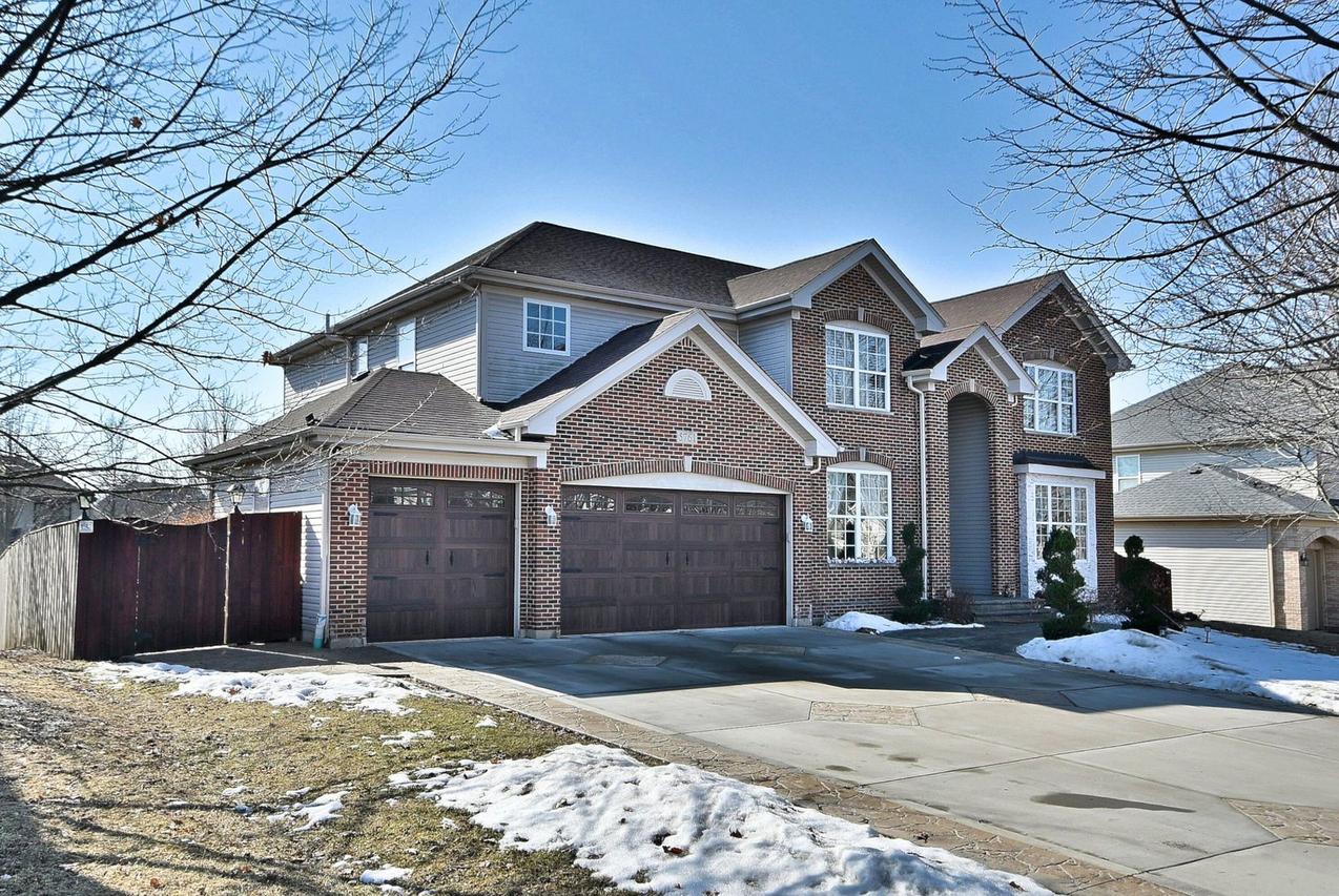 5761 Providence Dr., Hoffman Estates, IL 60192