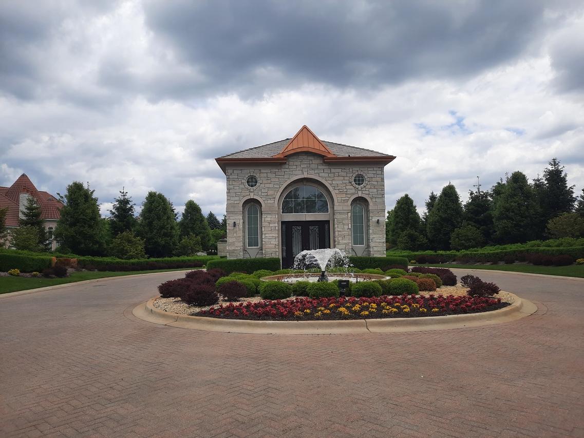 6 Blossom Ct., South Barrington, IL 60010