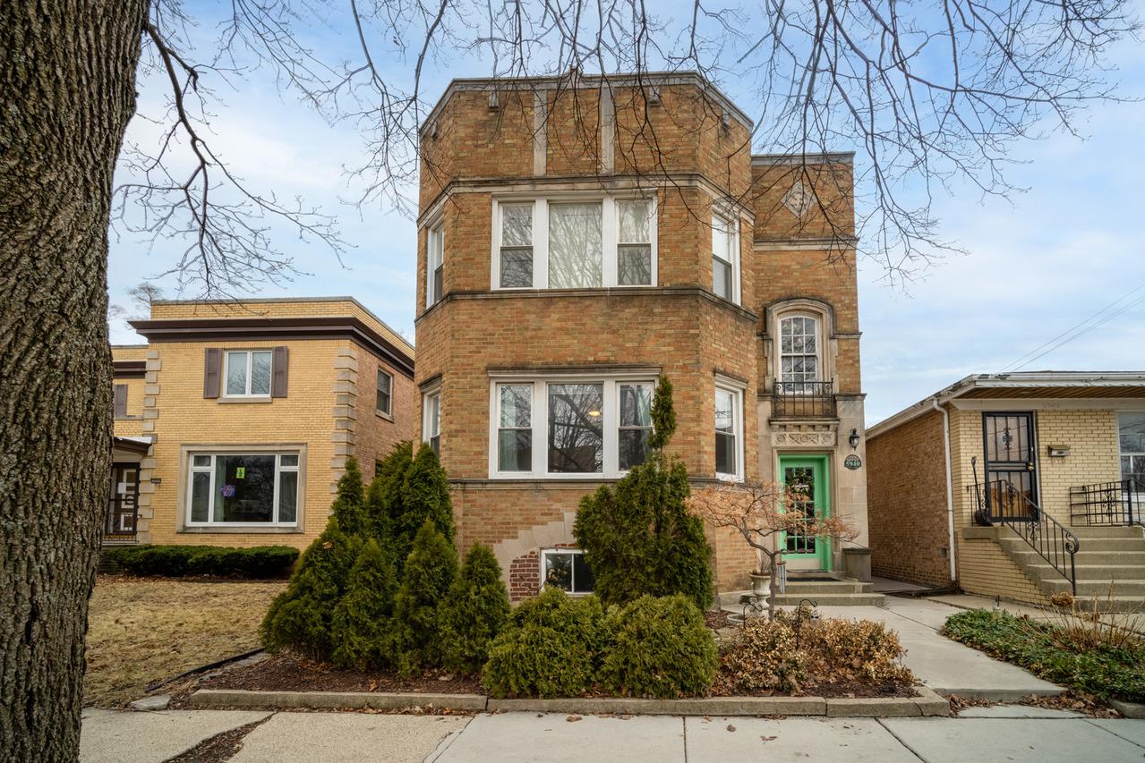 5940 N Bernard St., Chicago, IL 60659