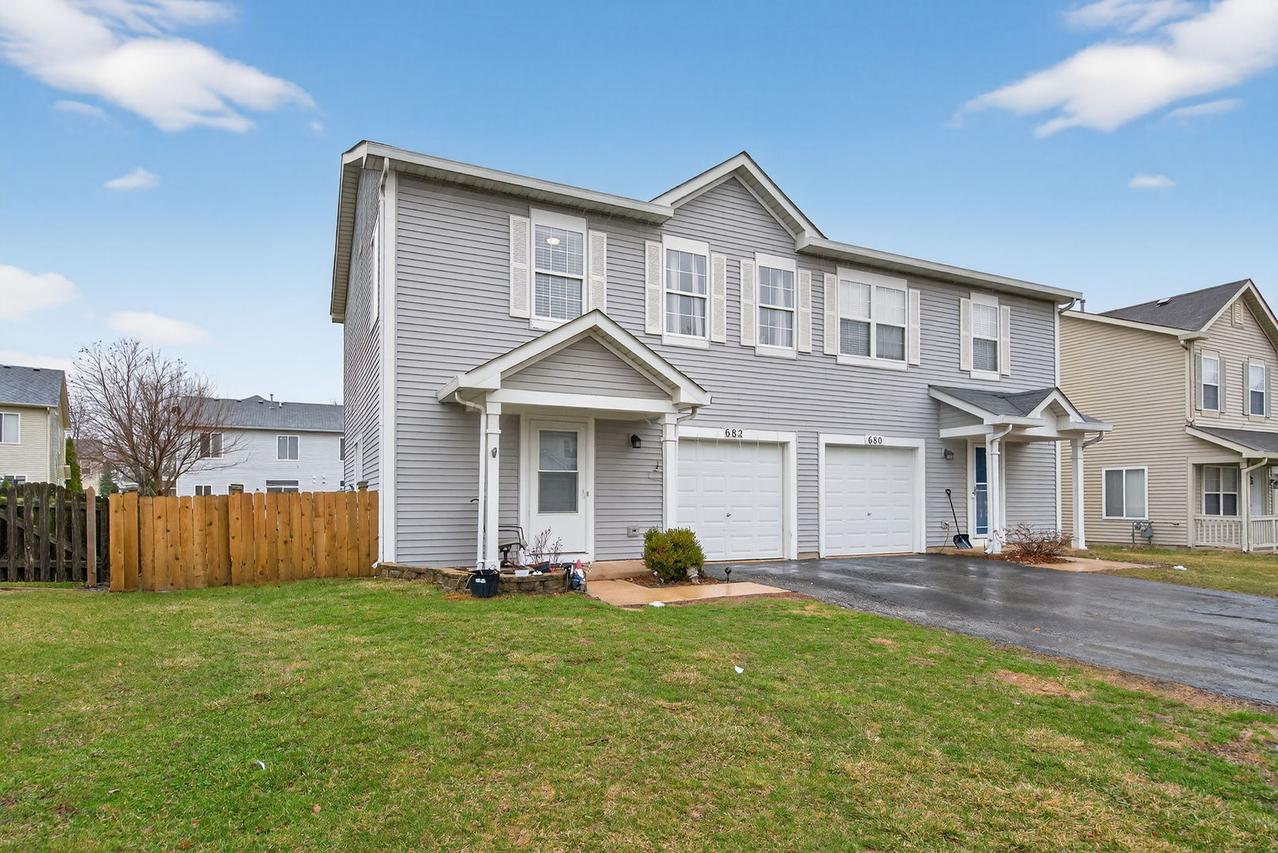 682 Zachary Dr., Romeoville, IL 60446