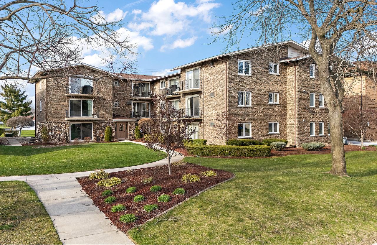 8932 W 140th St. #1A, Orland Park, IL 60462