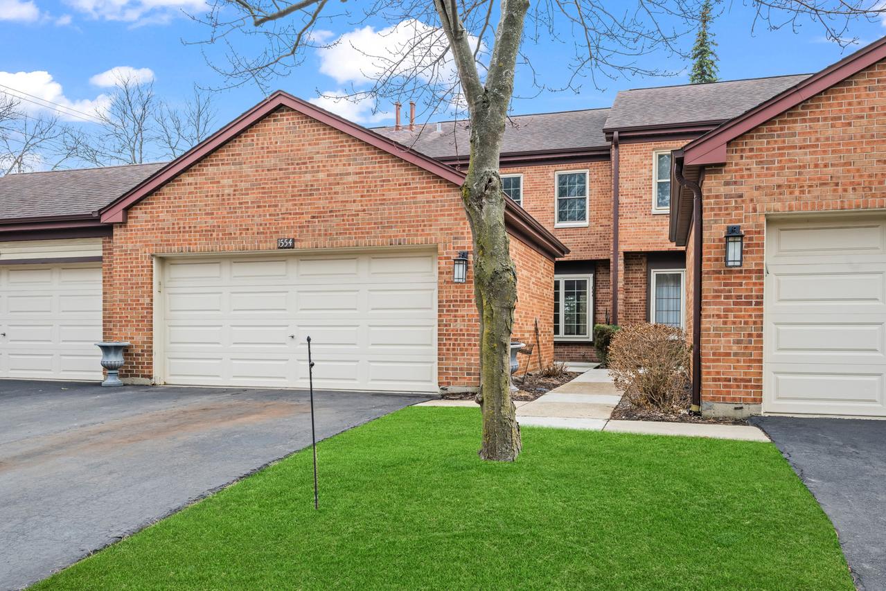 1554 N Windsor Dr., Arlington Heights, IL 60004