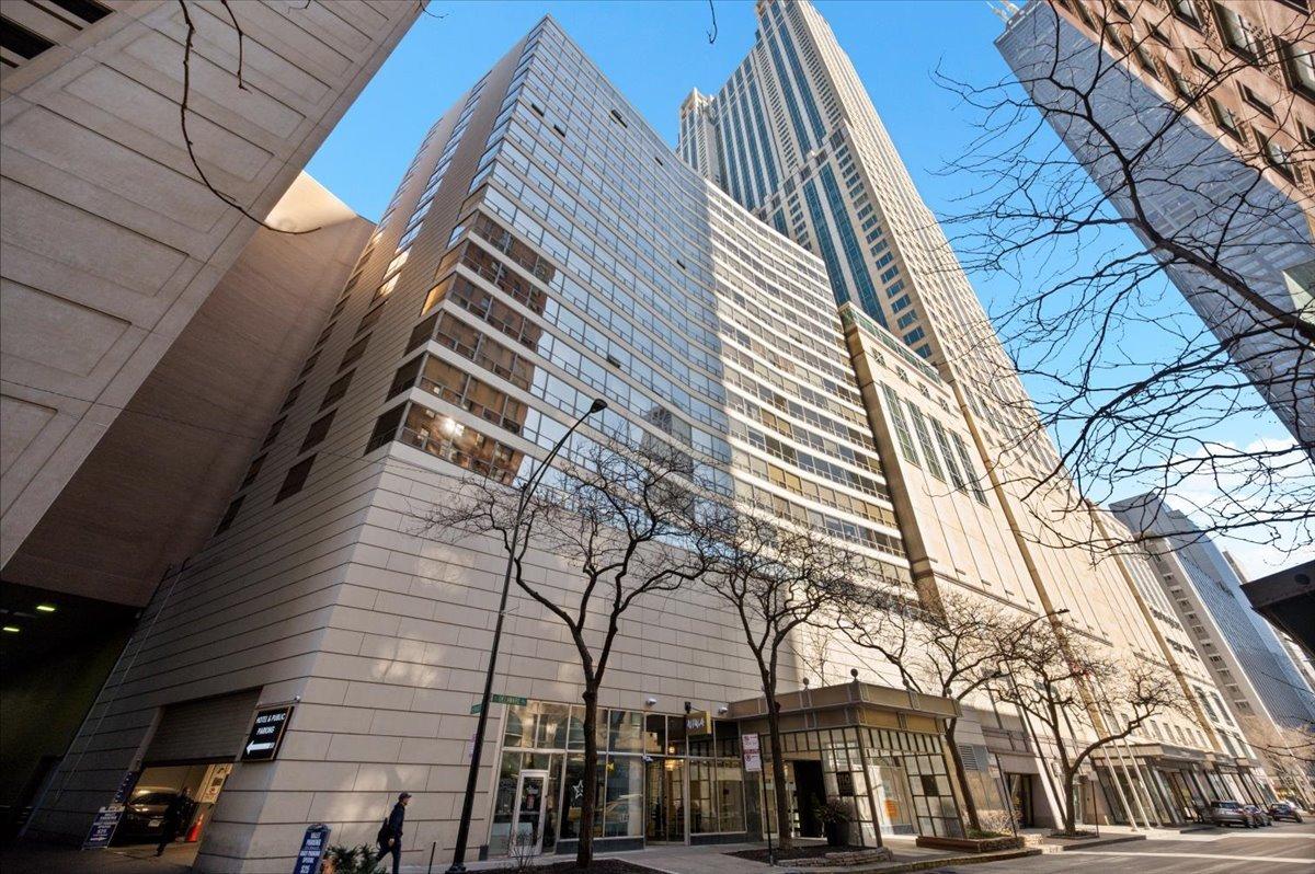 110 E Delaware Pl. #1702, Chicago, IL 60611