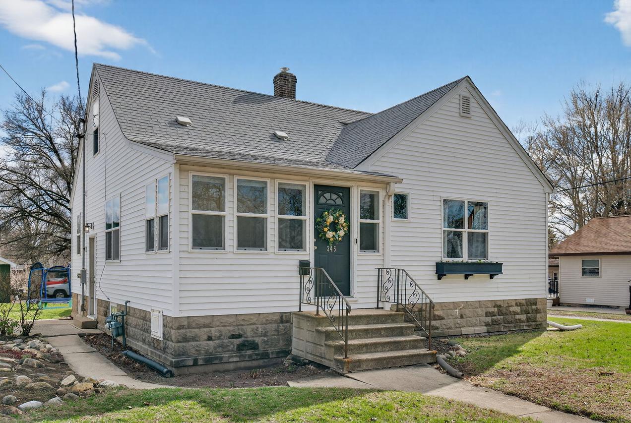 345 W Division St., Coal City, IL 60416