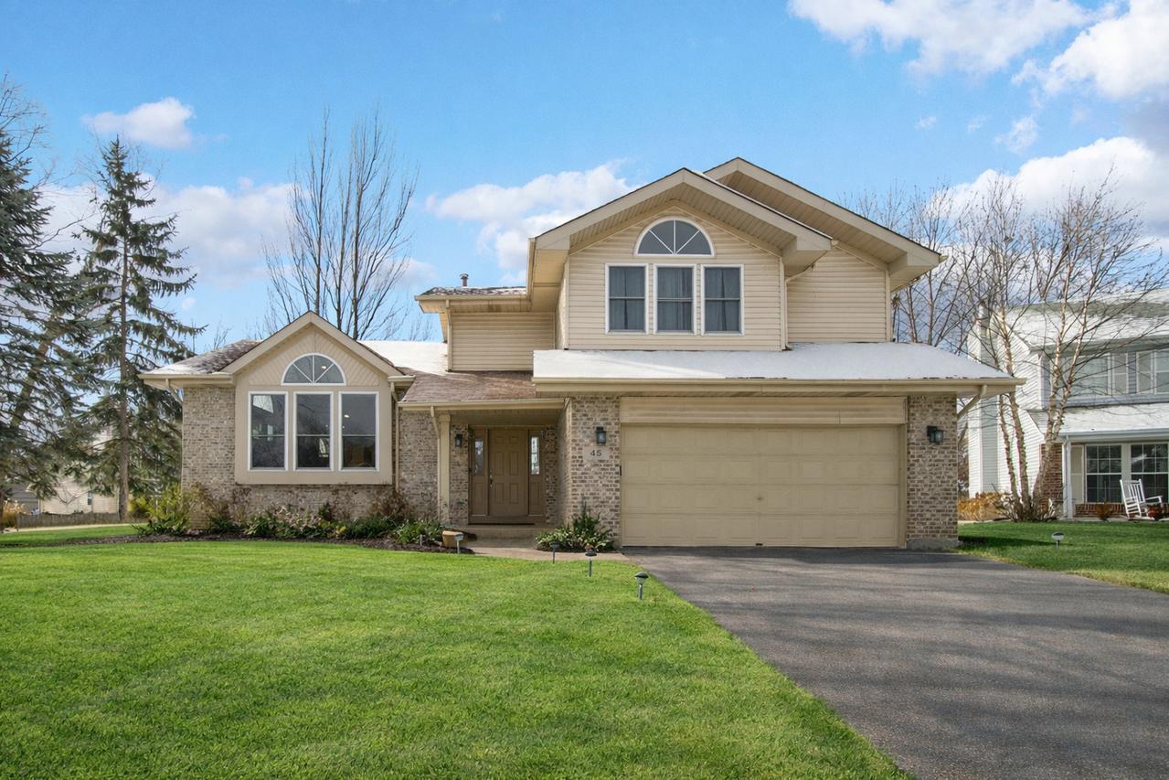 45 Brookshire Ct., Aurora, IL 60502