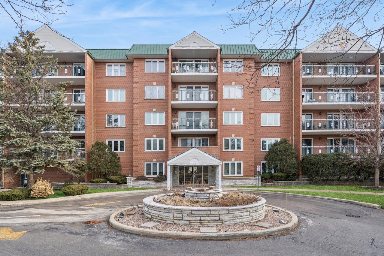 6980 W Touhy Ave. #201, Niles, IL 60714