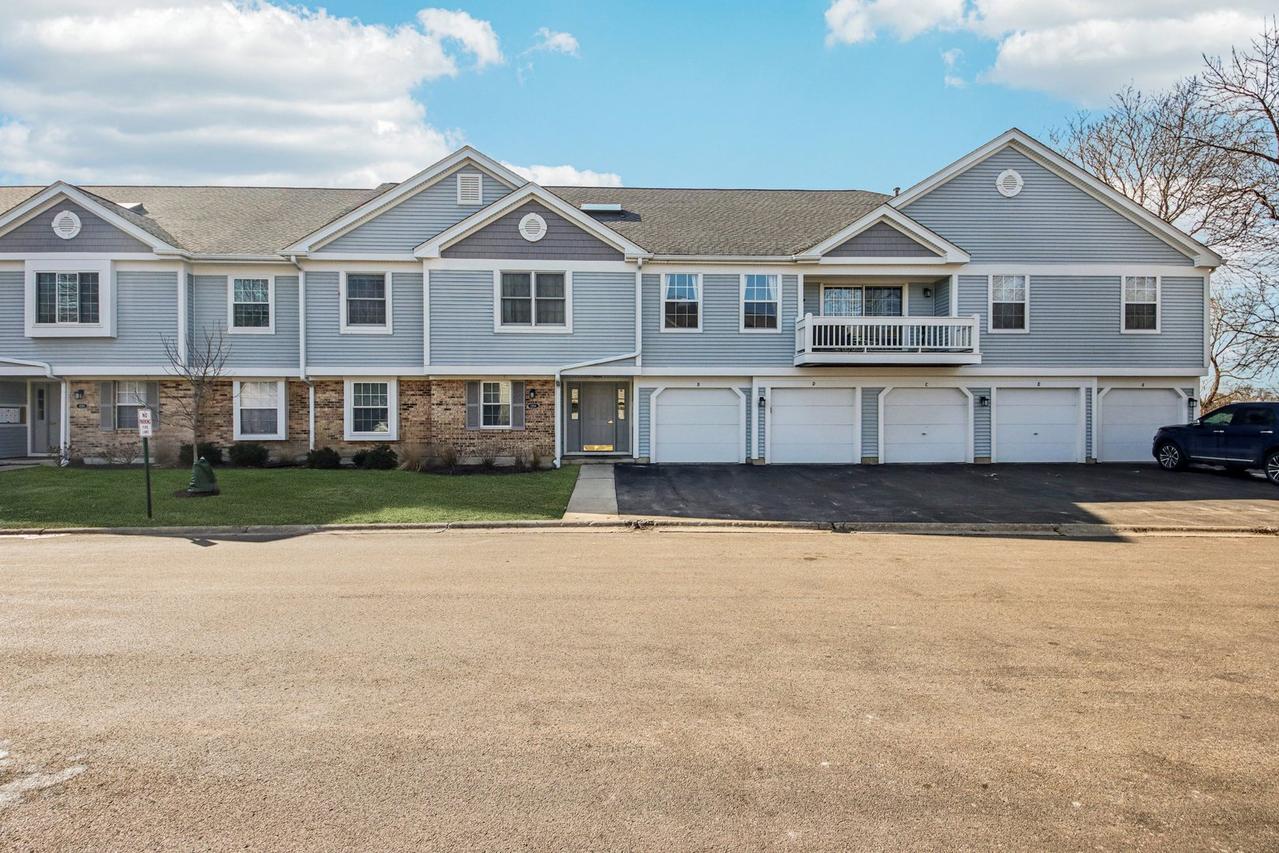 1254 Ballantrae Pl. #D, Mundelein, IL 60060