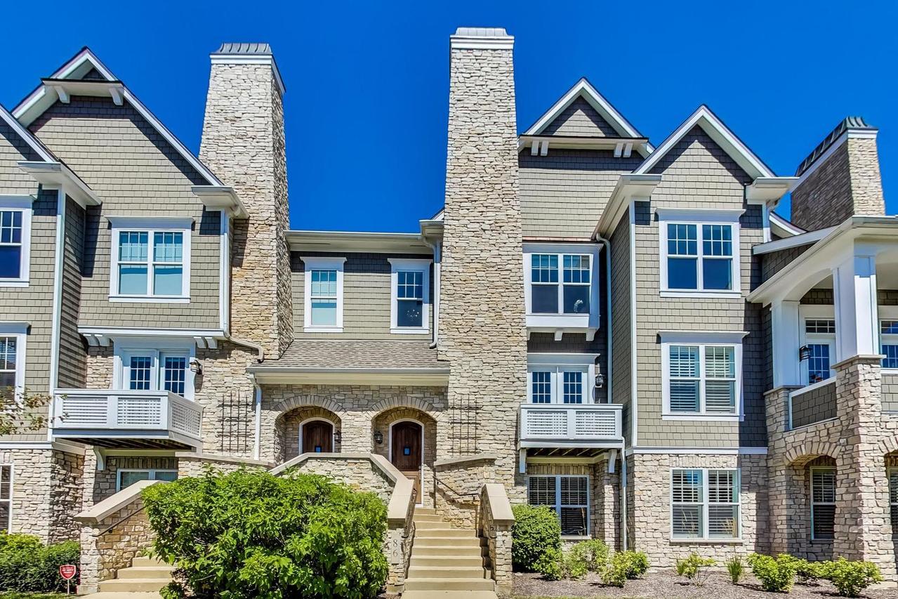 86 W Kennedy Ln., Hinsdale, IL 60521