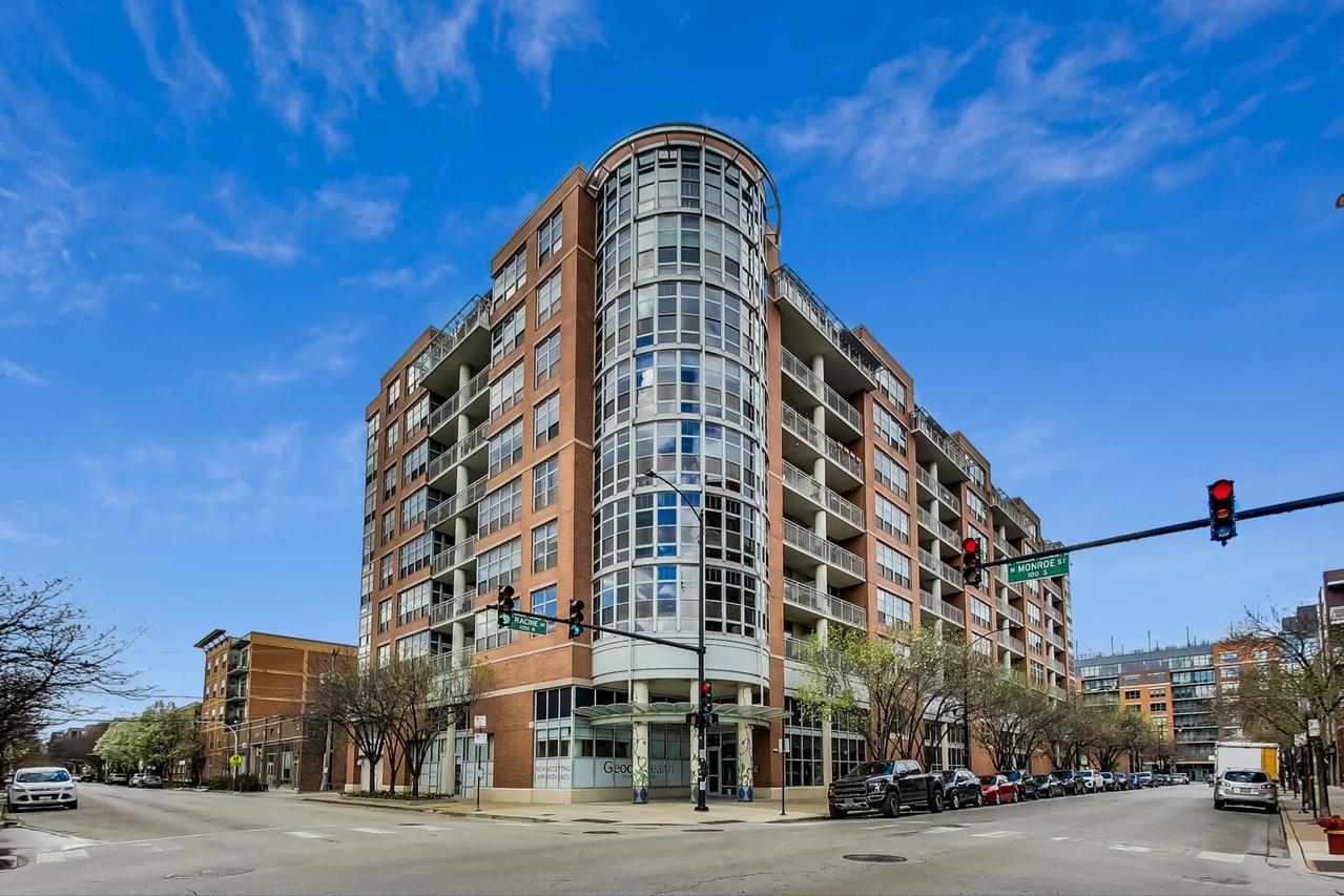 [Address Hidden by Seller], Chicago, IL 60607