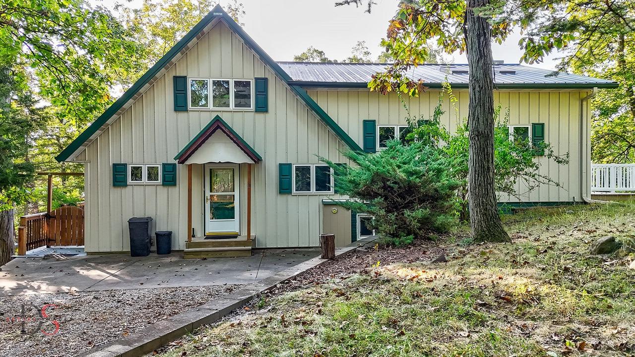 705 Cedar Ct., Varna, IL 61375