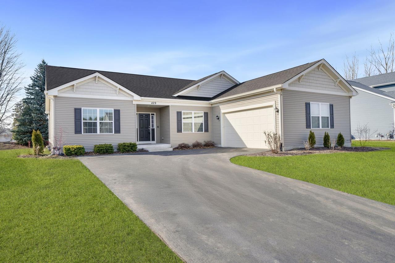 429 E Dekalb Dr., Maple Park, IL 60151