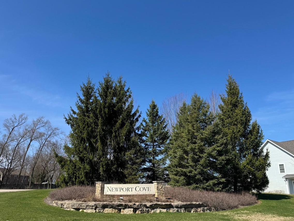 40445 N South Newport Dr., Antioch, IL 60002