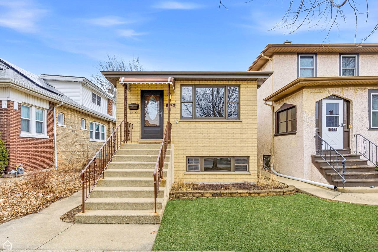 1170 S East Ave., Oak Park, IL 60304